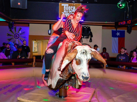 Clear Brook旅游景点-Touch of Texas