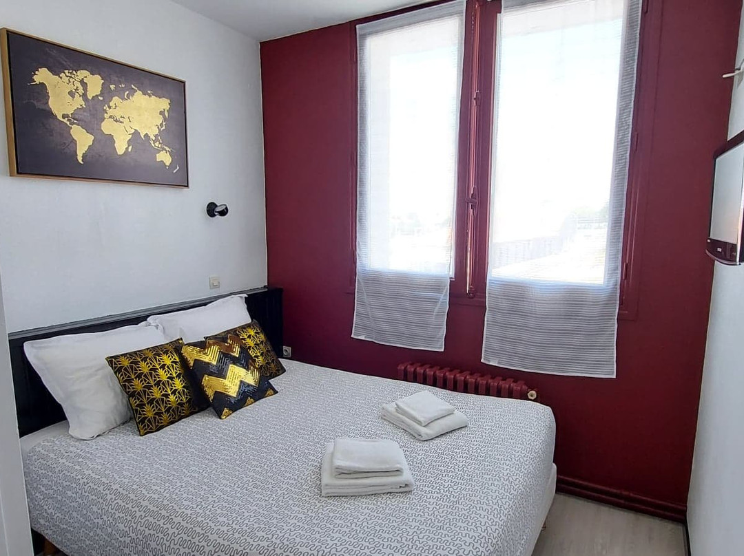 Hotel La Croisette Royan主图