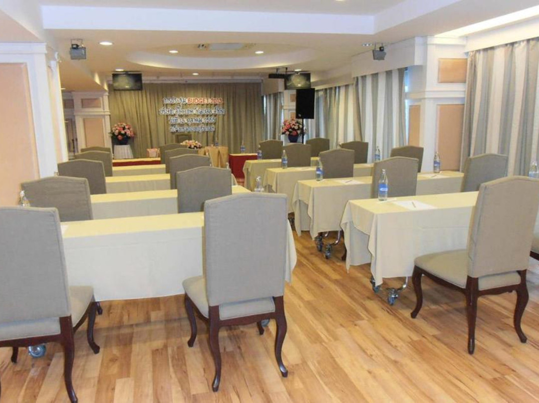 暖武里府宮大酒店主图