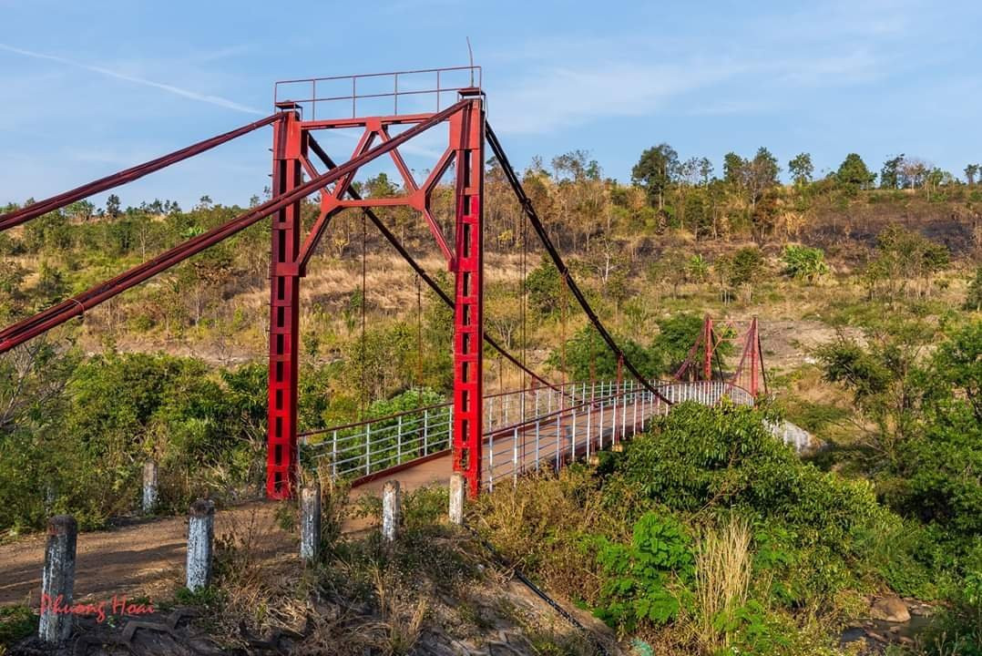 Phu Cuong Waterfall景点图片