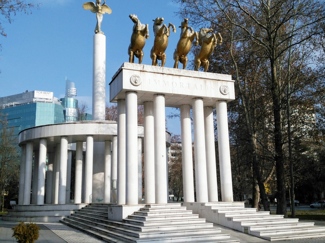 Fallen Heroes of Macedonia-斯科普里必去景点