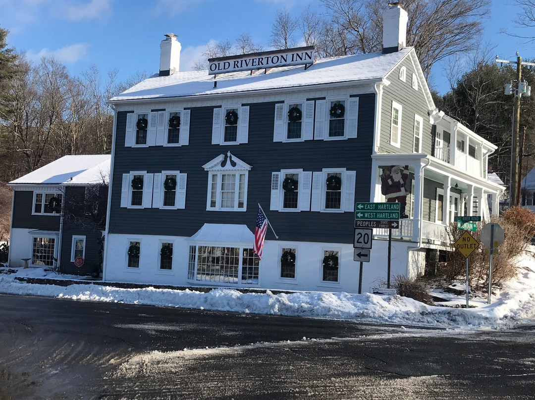 Old Riverton Inn主图