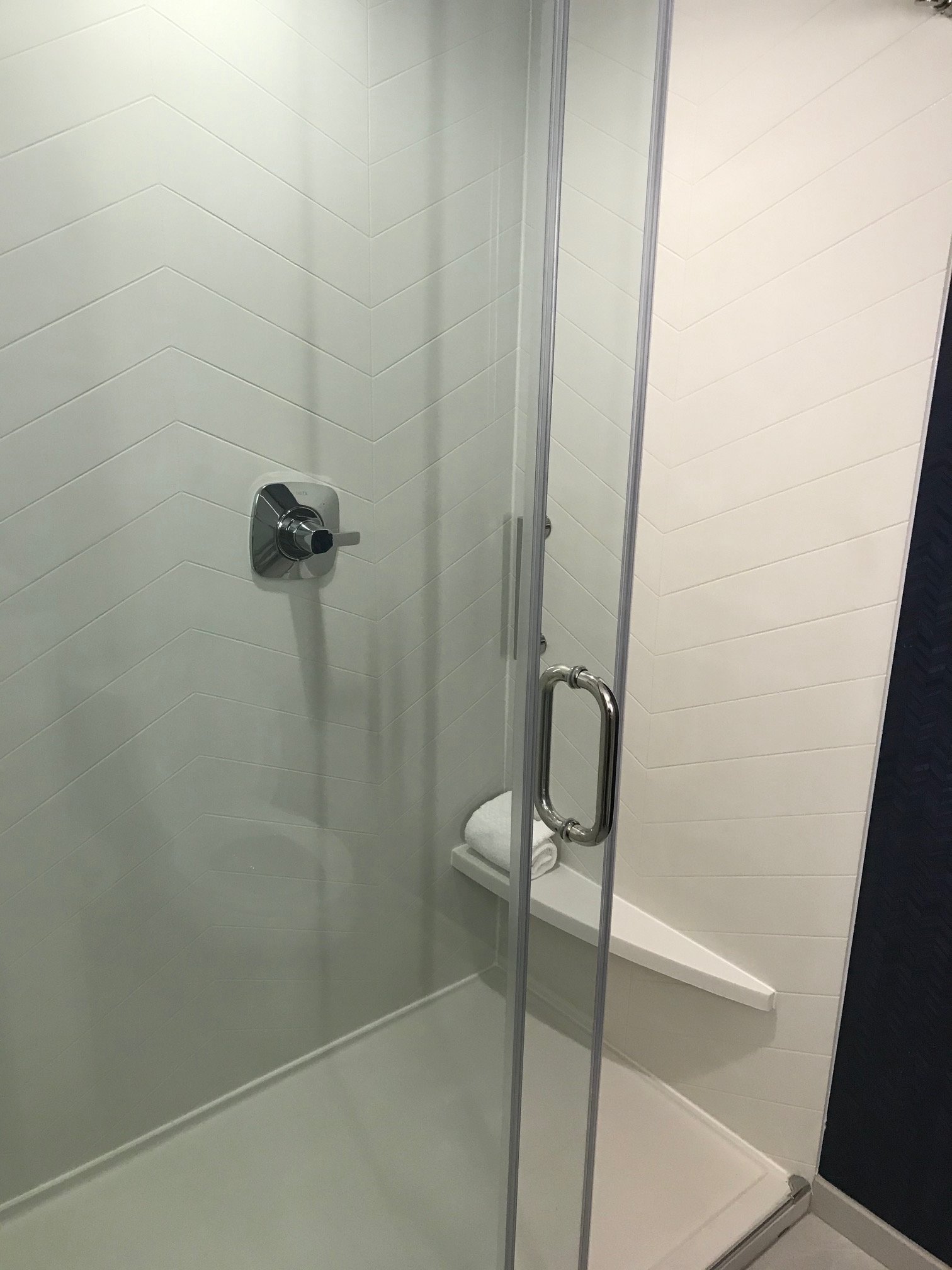 Fairfield Inn & Suites by Marriott South Kingstown Newport Area-浴室