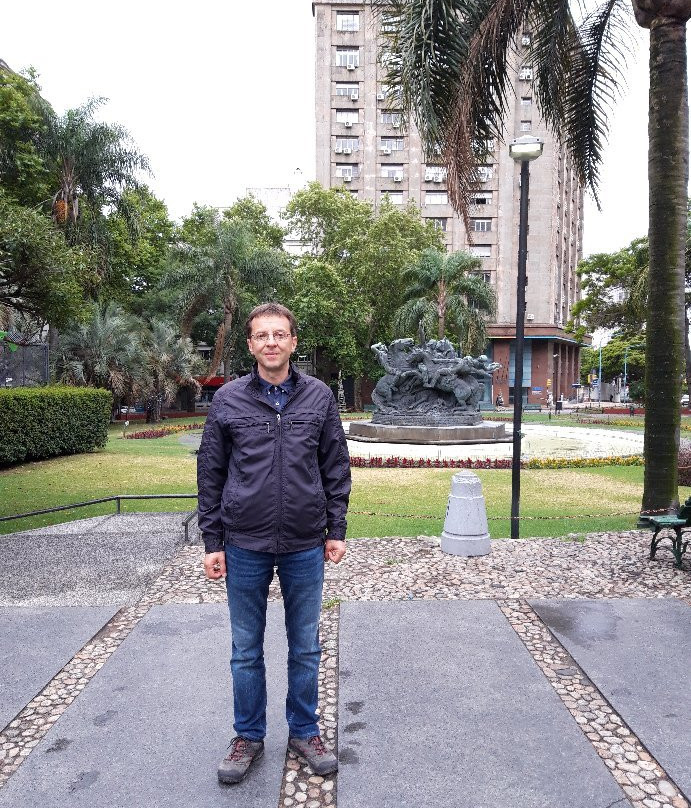 La Plaza Fabini o Plaza del Entrevero-蒙得维的亚必去景点