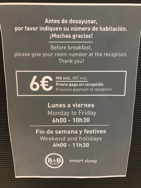 钟楼马德里拉斯罗萨斯酒店主图