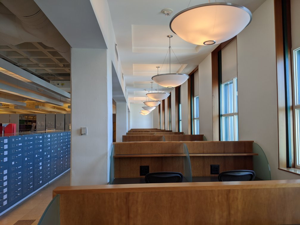 Marlene & Nathan Addlestone Library - College of Charleston-查尔斯顿必去景点