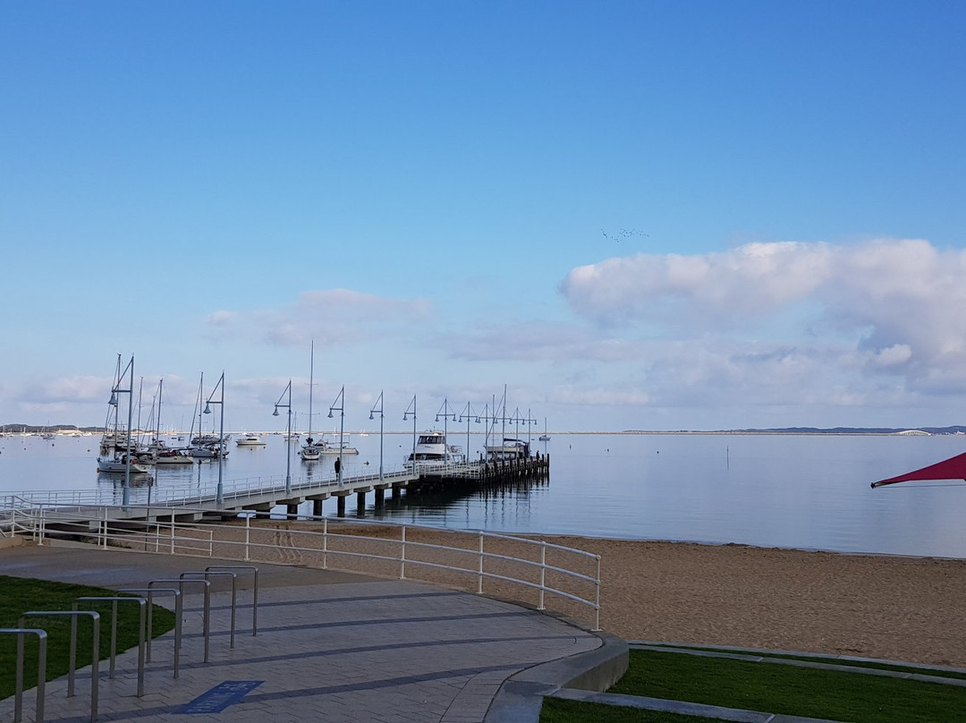 Rockingham Beach景点图片