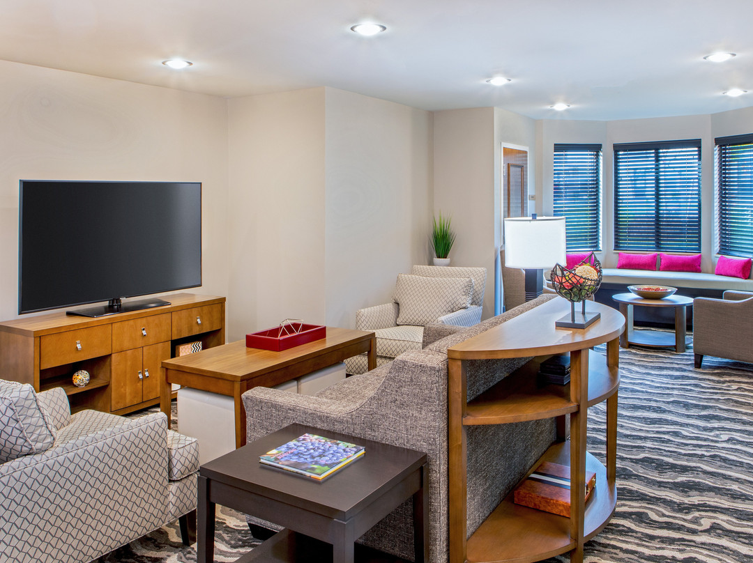 Staybridge Suites Charlottesville Airport by IHG主图