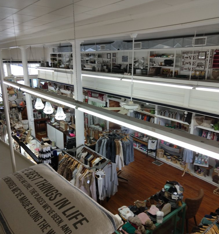 The Farmhouse Mercantile & Coffee Bar-Sylva必去景点