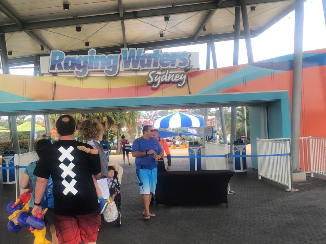 Raging Waters Sydney景点图片