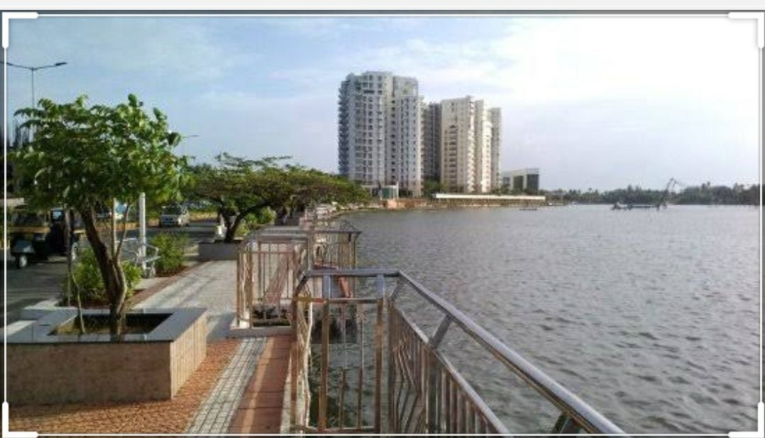 Queen's Walkway景点图片