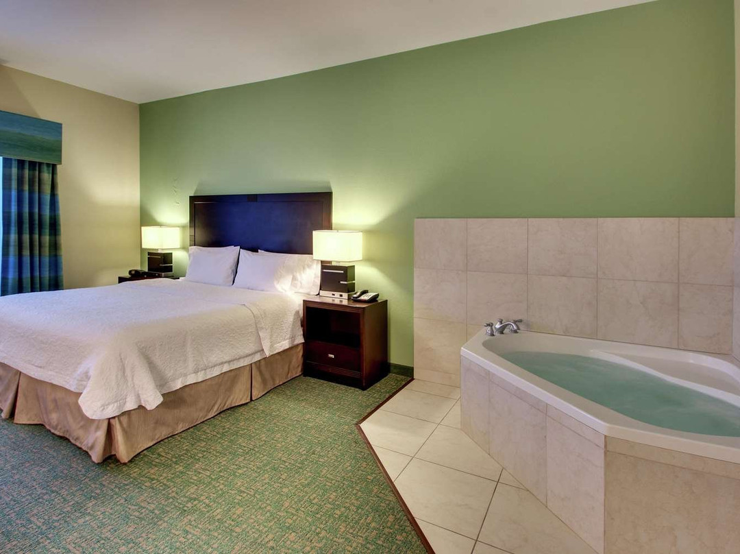 Hampton Inn Vernon主图