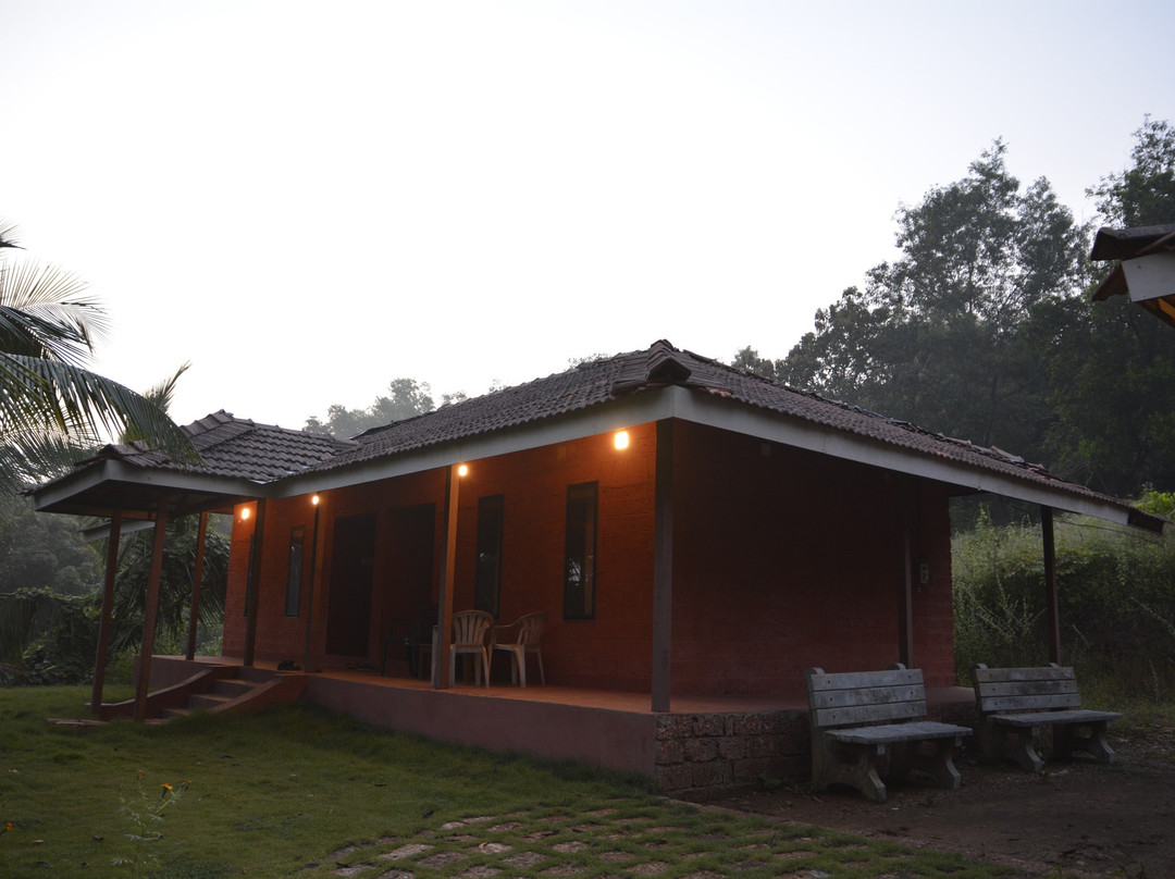 The Happiness Estate主图