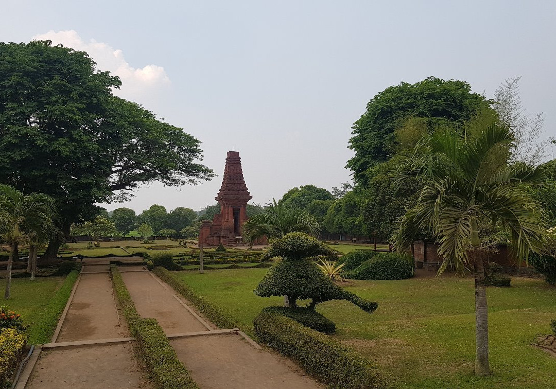 Candi Bajangratu景点图片