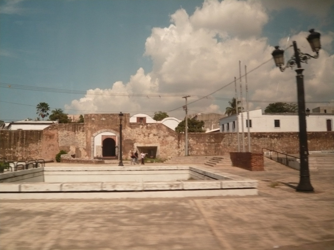 Puerta de Las Reales Atarazanas景点图片