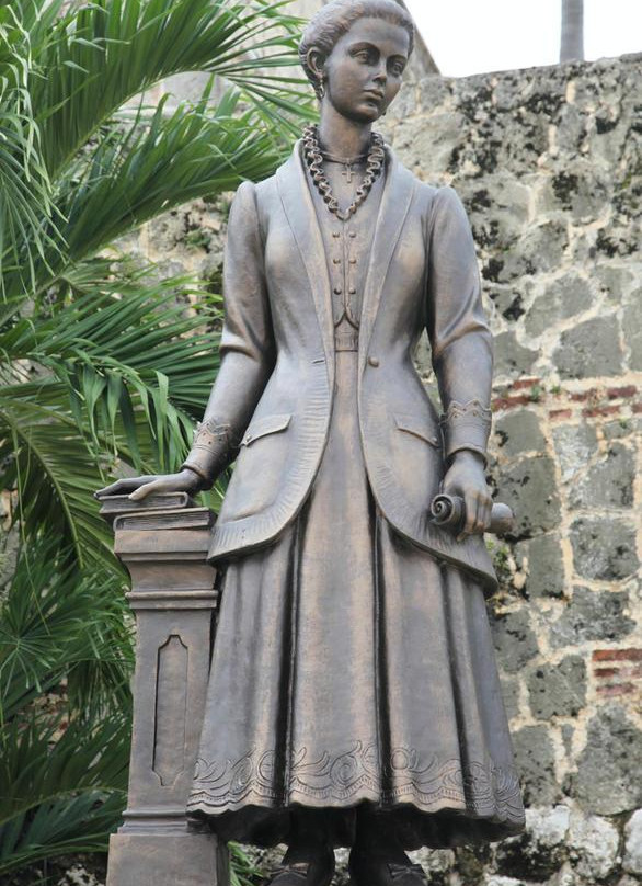 Statue of Salome Urena de Henriquez景点图片