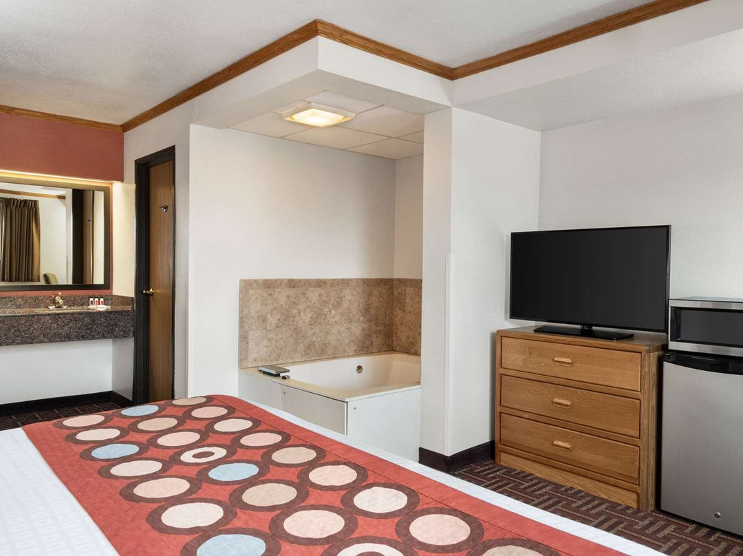 Super 8 by Wyndham Eveleth主图