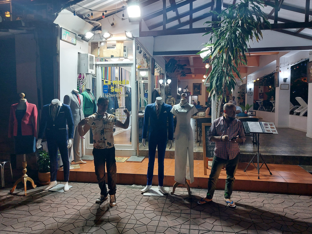 La Moda Suit景点图片