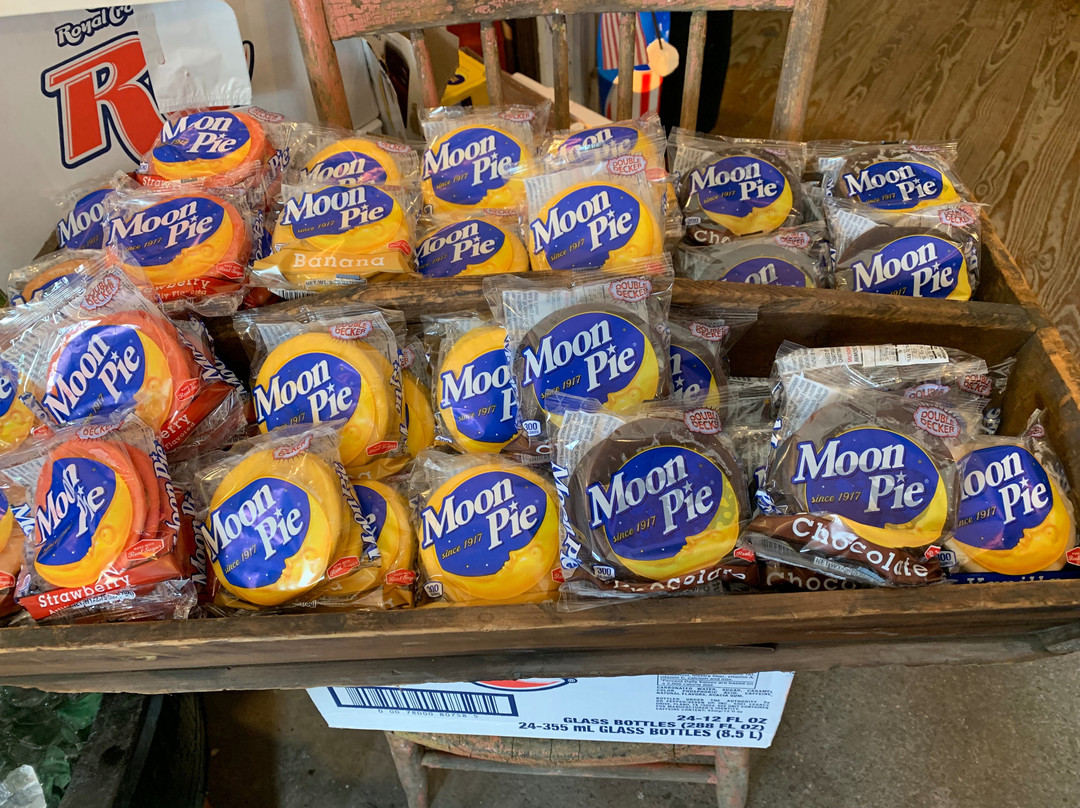 Mulberry旅游景点-MoonPie General Store