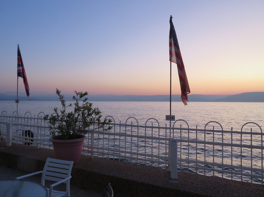 罗恩海滩酒店主图