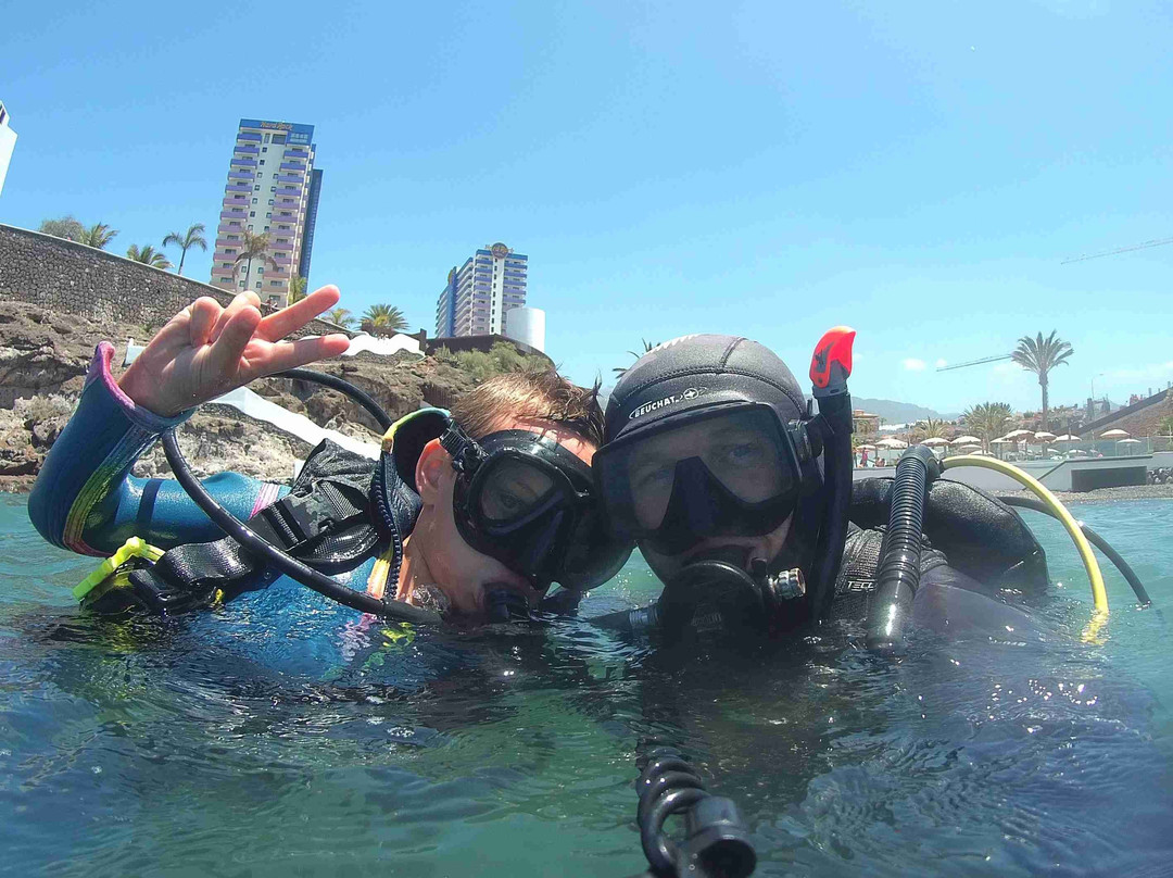 Dive Center Aquanautic Club Tenerife景点图片