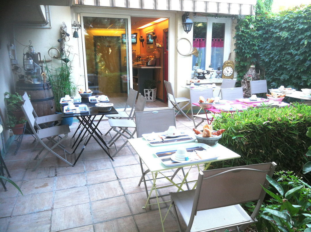 Hotel Le Tricastin主图