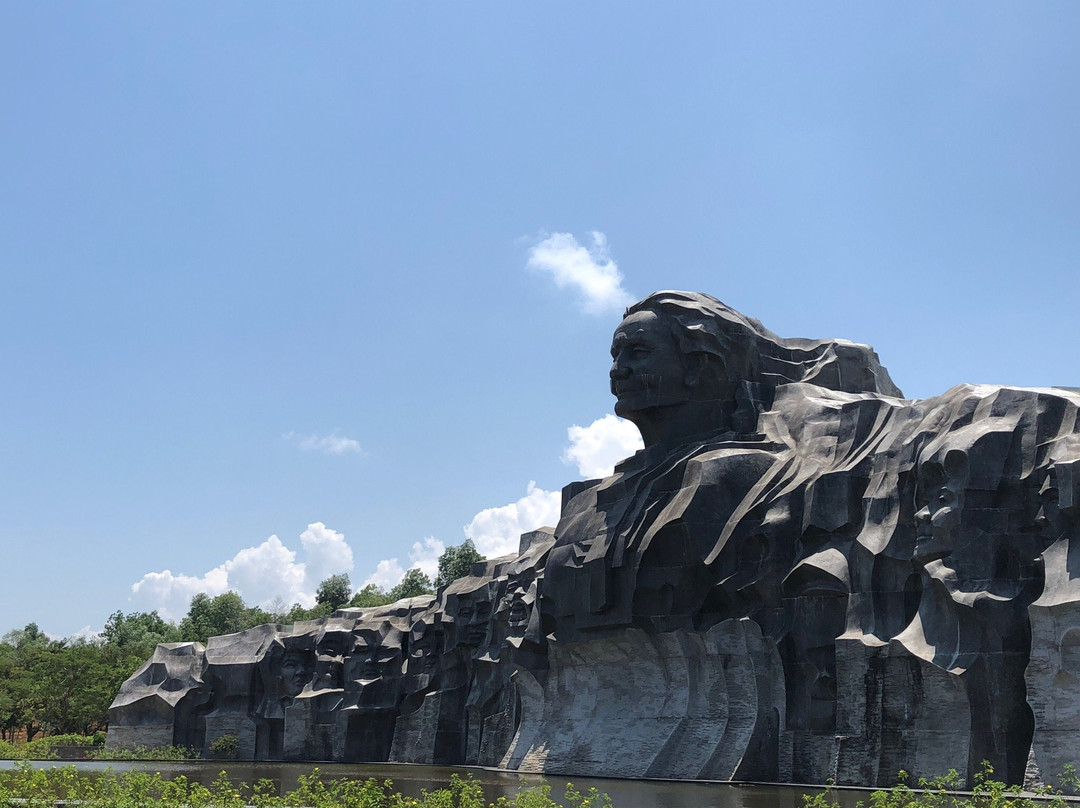 The Vietnam's Heroic Mother Statue景点图片