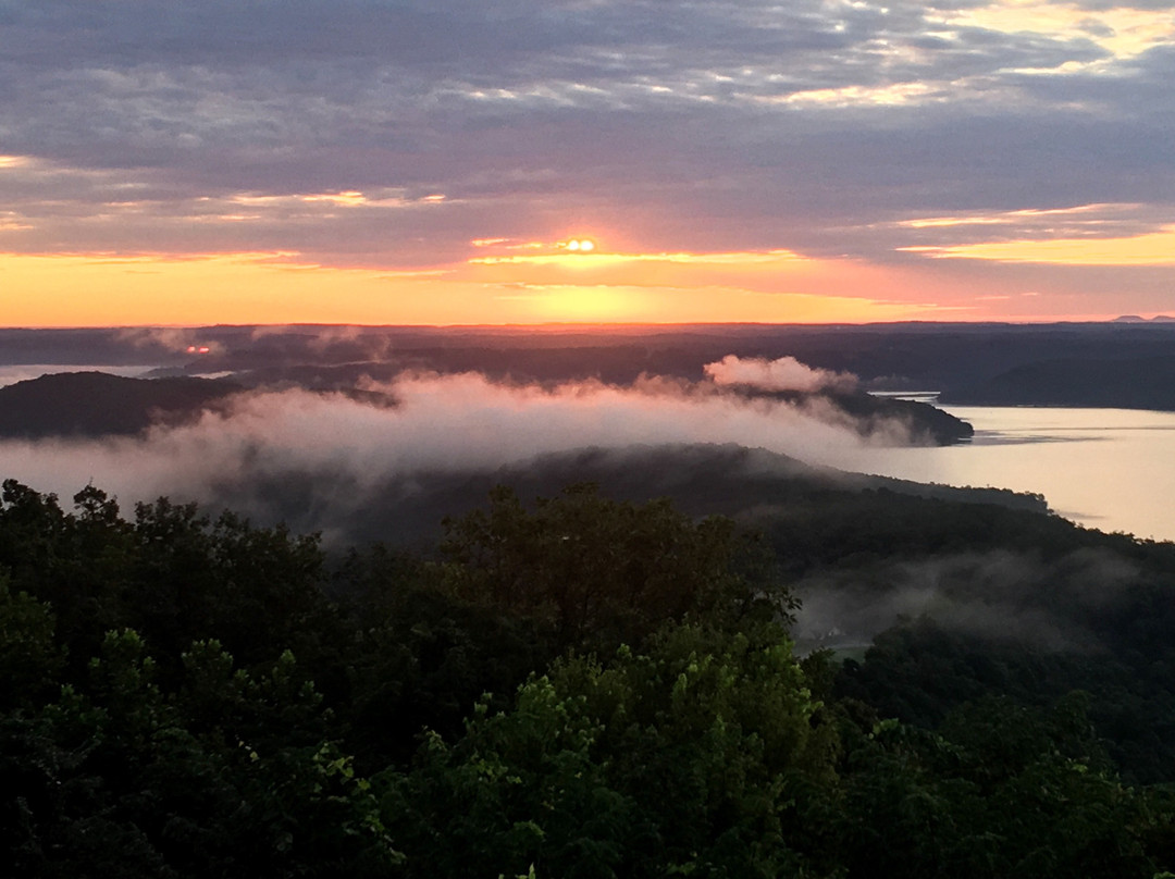 Whitney Mountain Lodge主图