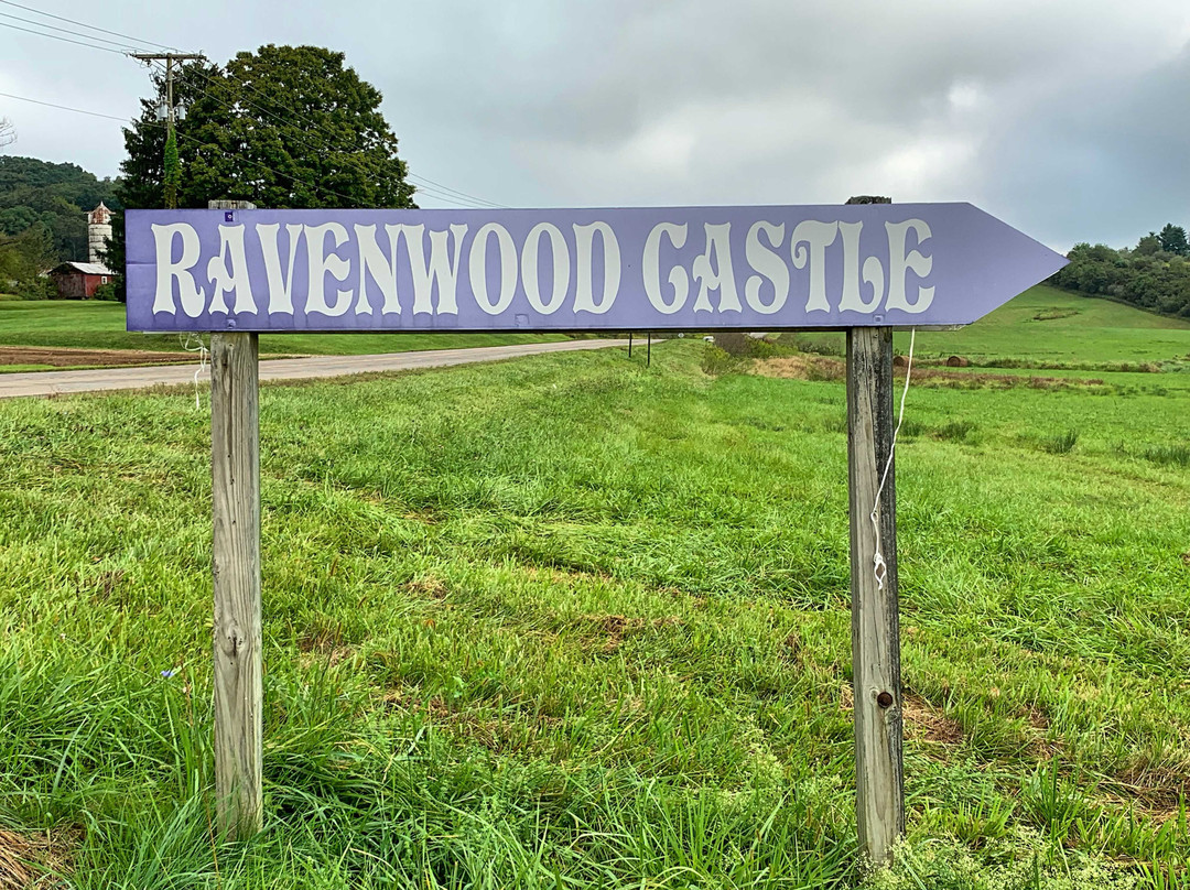 Ravenwood Castle主图