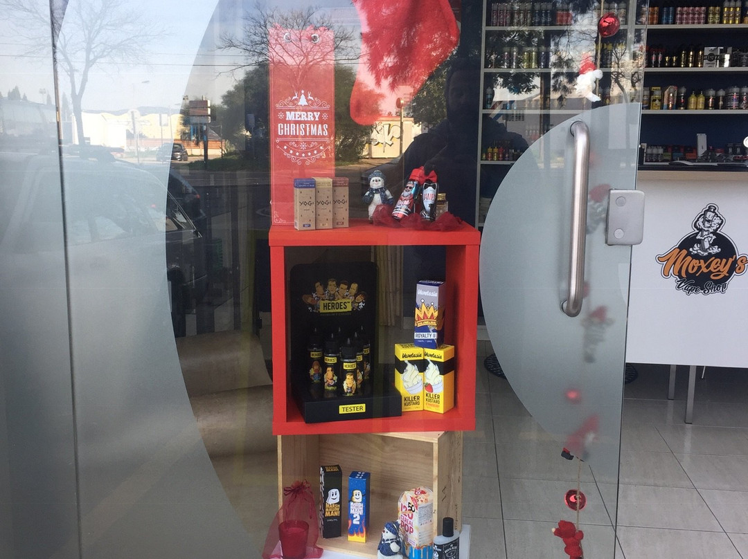 Moxey’s Vape Shop-法罗必去景点