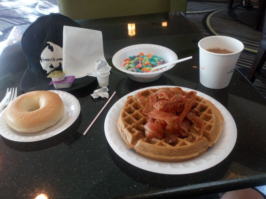 La Quinta Inn & Suites by Wyndham Ontario Airport主图