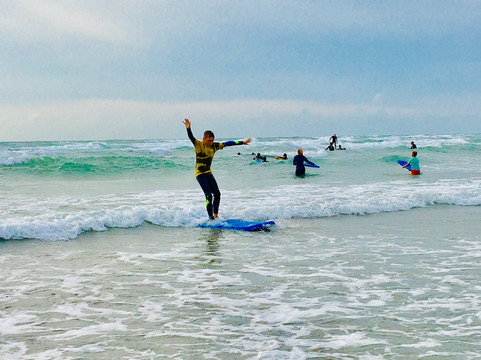Big Blue Surf School-布德必去景点