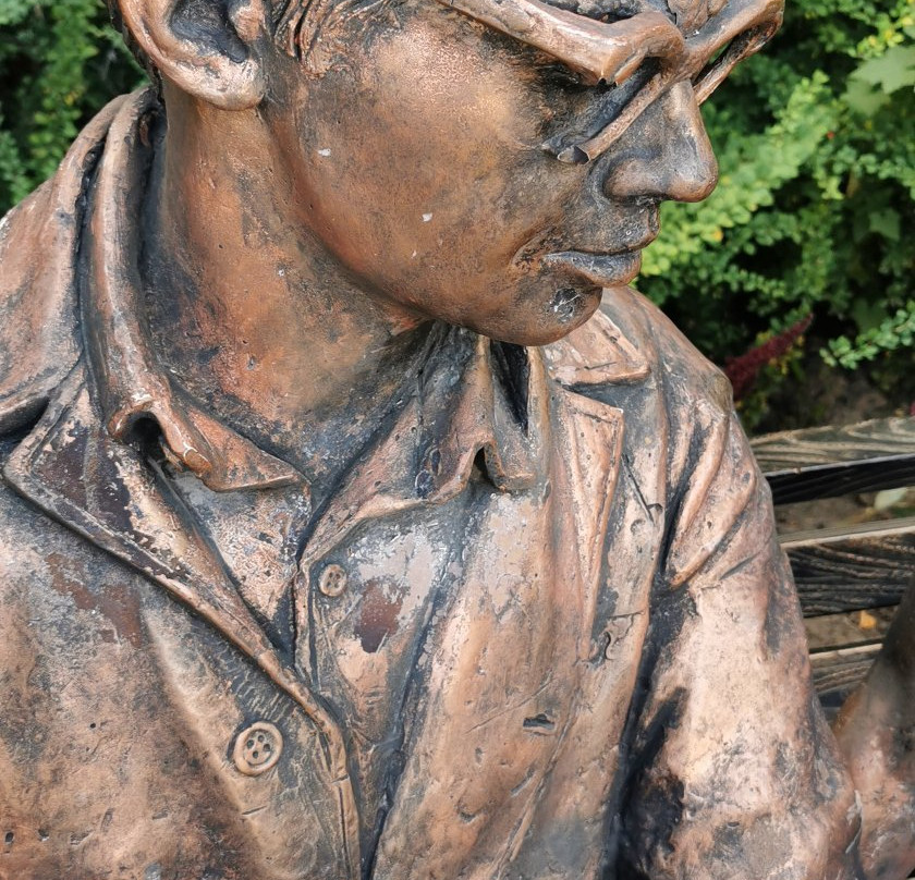 Monument to Shurik and Lida-Ryazan必去景点