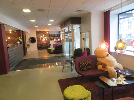 安徒生酒店主图