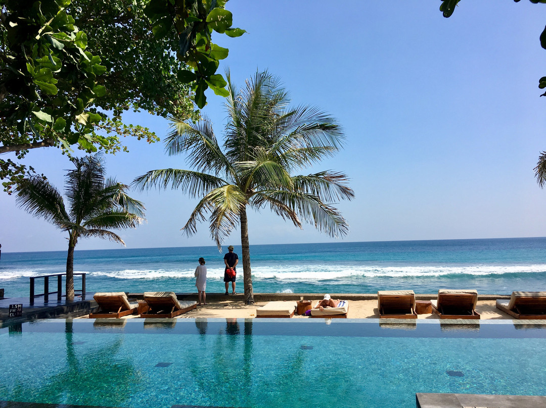 西龙目岛吉瓦三泰别墅主图