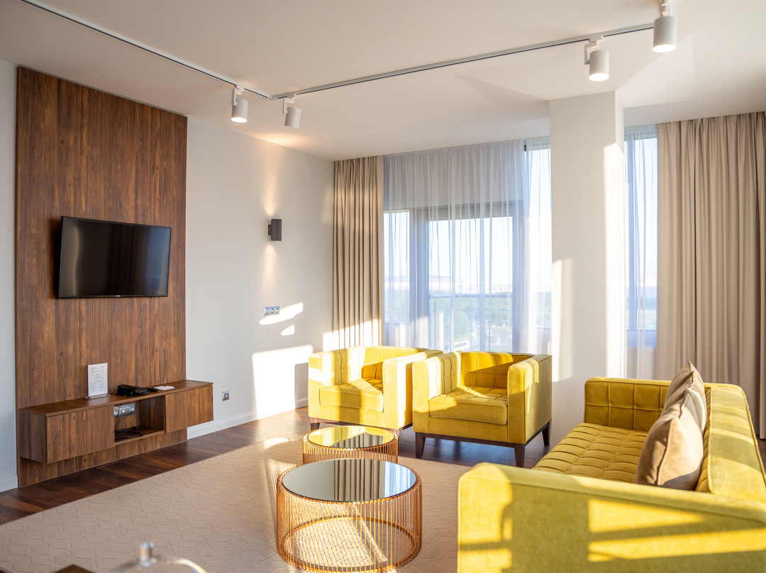 Lahta Plaza Hotel主图