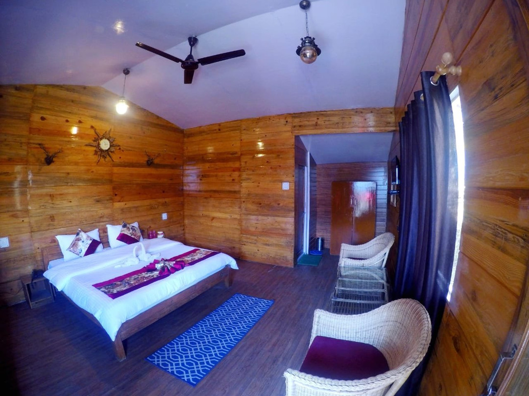 The Village Retreat主图