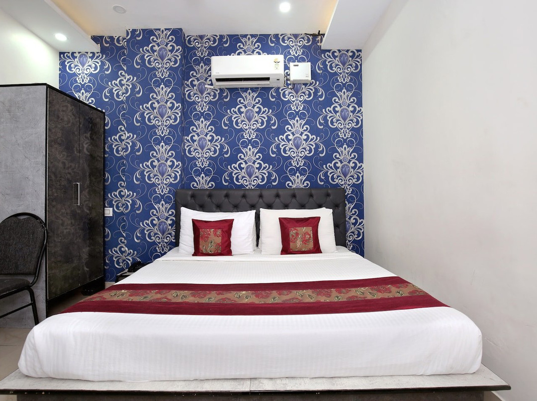 OYO 7100 Hotel Crossroads主图