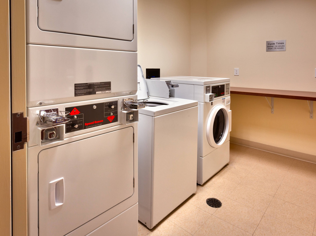 南帕博伊西费尔菲尔德旅馆&套房酒店主图