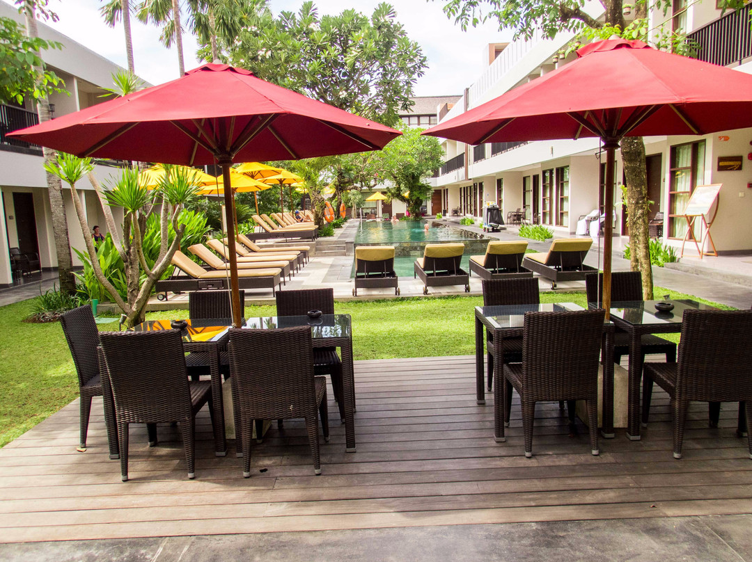 阿玛迪假日别墅酒店主图