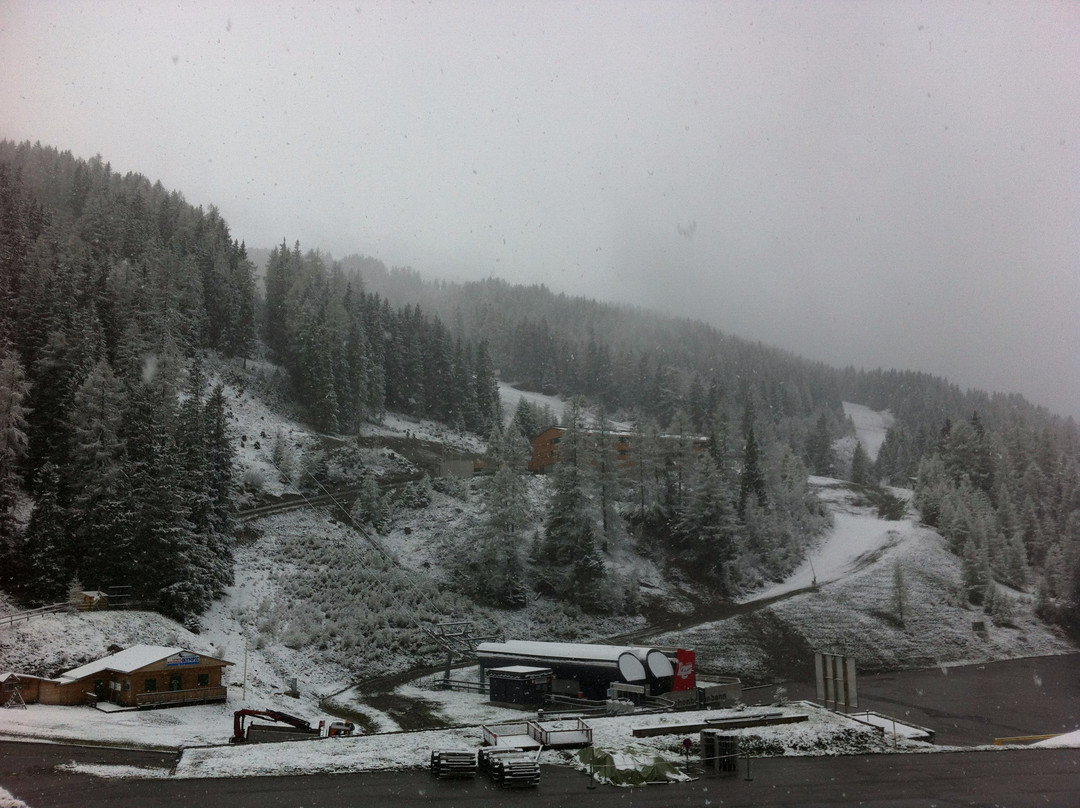 奥林匹亚酒店主图