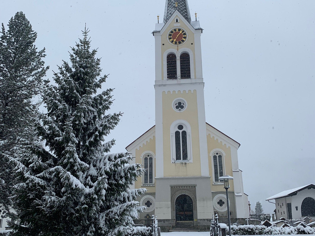 Pfarrkirche Maria Opferung Riezlern-赫伊兹棱必去景点
