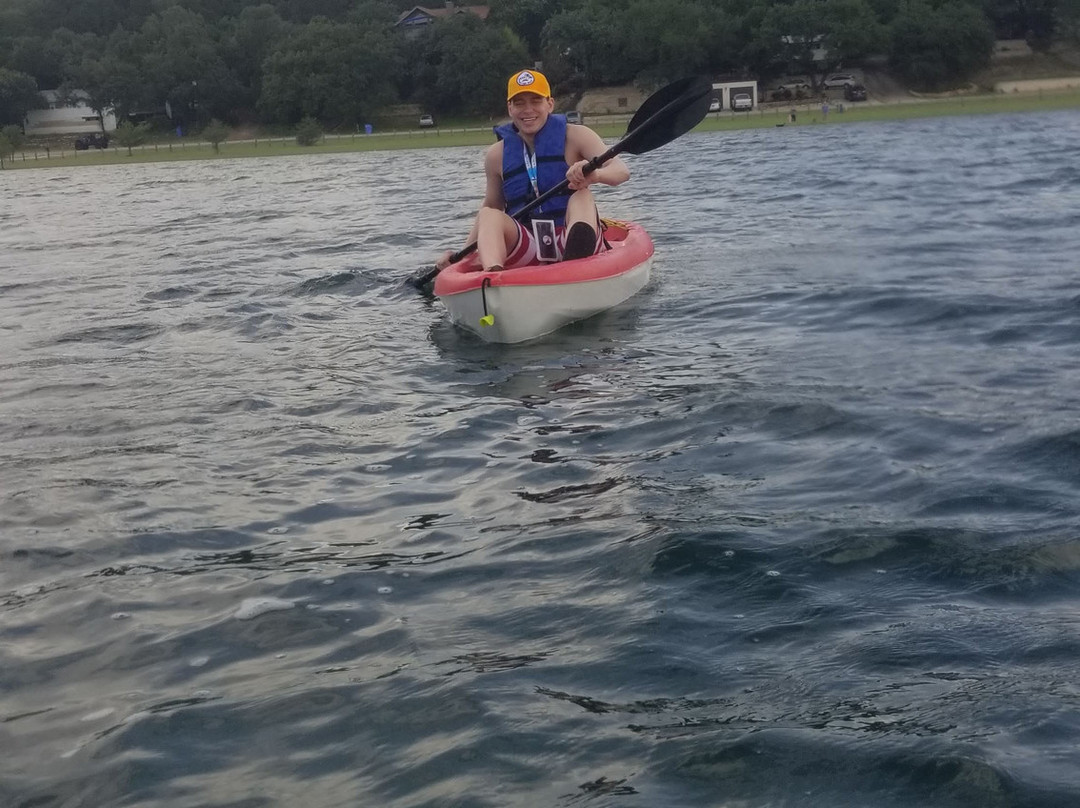 Viking Ship Kayak Rentals-Lago Vista必去景点