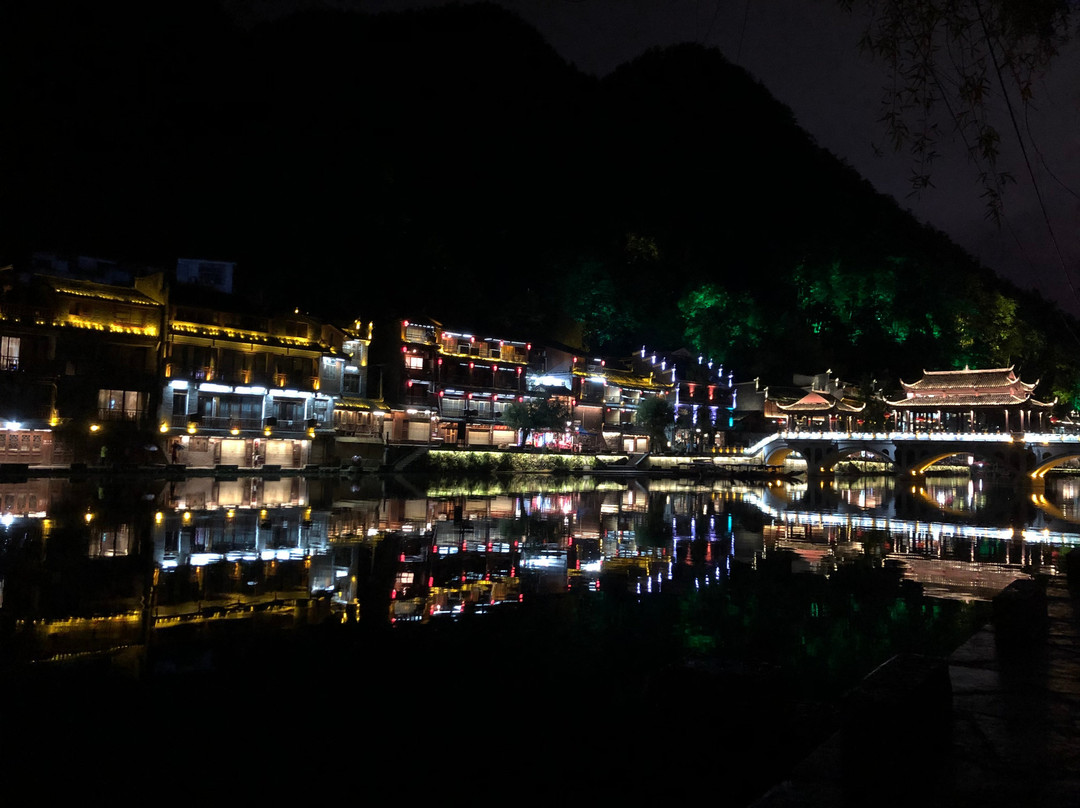 花筑奢·凤凰墨岚酒店主图