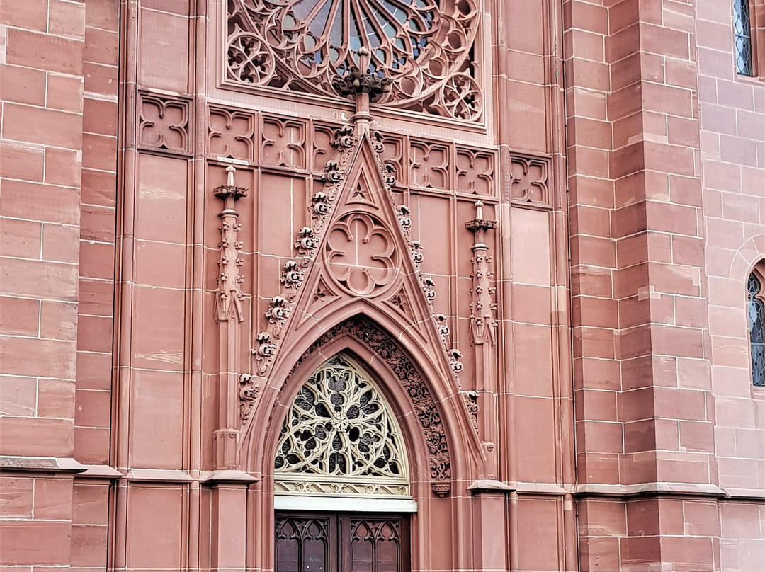 Rheingauer Dom Pfarrkirche Heilig Kreuz景点图片