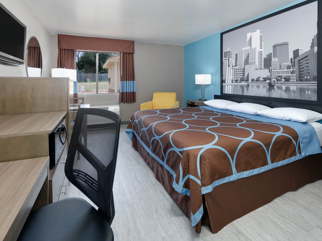 沃克西哈奇速8酒店主图