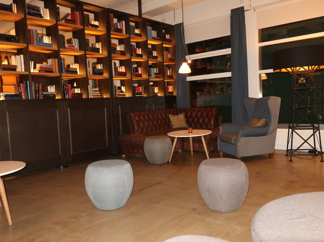 冰岛雷克雅未克滨海酒店主图