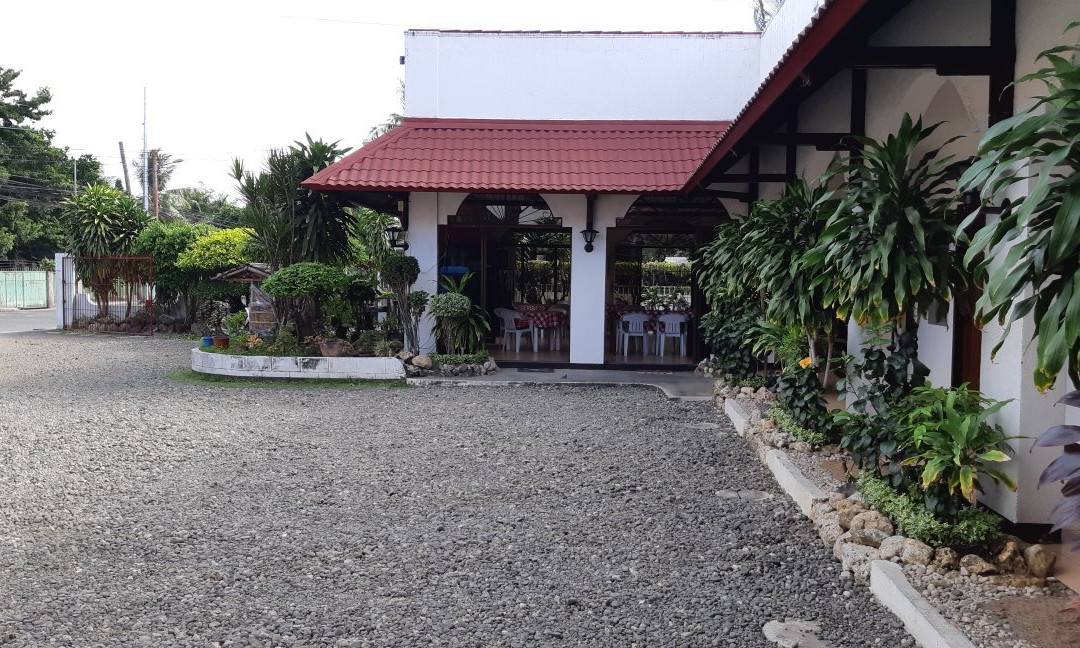 Skyland Hotel and Restaurant主图