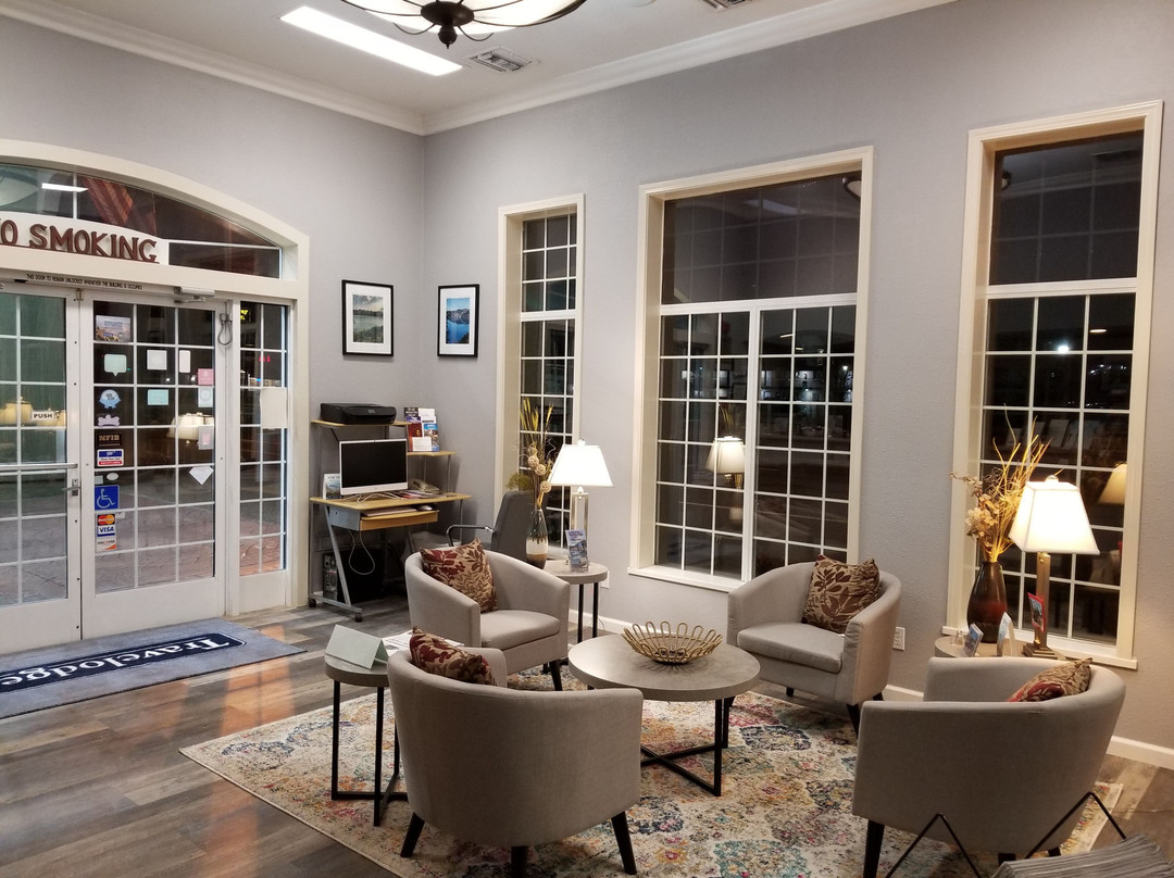 雷丁旅程住宿酒店主图