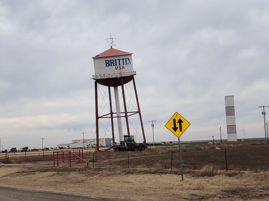 Britten Leaning Water Tower景点图片